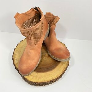 Sundance Shoes Peach/Coral Ankle Boot